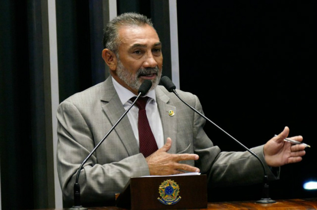 Projeto torna crime enriquecimento ilícito de agentes públicos Telmário diz que o seu objetivo é