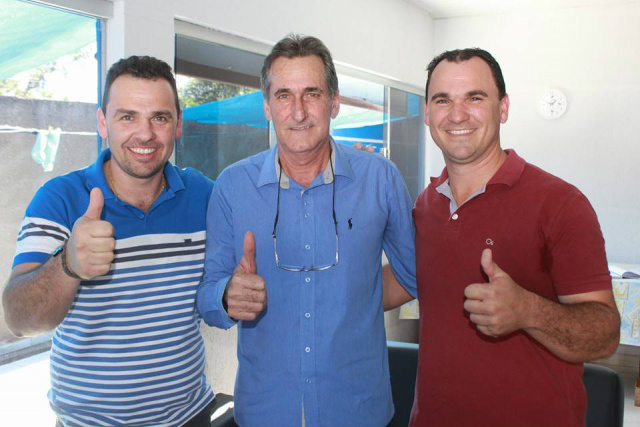 Juvenal Neto garante administração olhando para frente, sem lembrar de ex-prefeitos Candidato Juvenal Neto PSDB, Candidato a vice Maurílio Zandoná e Paulo Renato Presidente do Diretório Municipal do PSDB. Foto Arquivo