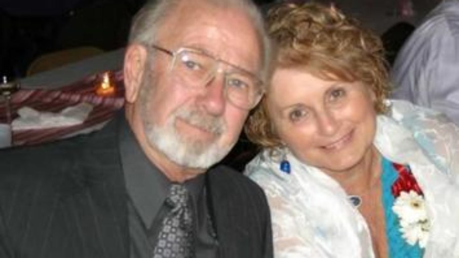 Juntos há mais de 70 anos, casal morre de Covid-19 de mãos dadas nos EUA Juntos há mais de 70 anos, casal morre de Covid-19 de mãos dadas nos EUA