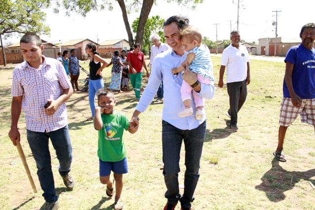 Falta de vagas preocupa mães e Marquinhos reafirma compromisso de concluir Ceinfs Falta de vagas preocupa mães e Marquinhos reafirma compromisso de concluir Ceinfs