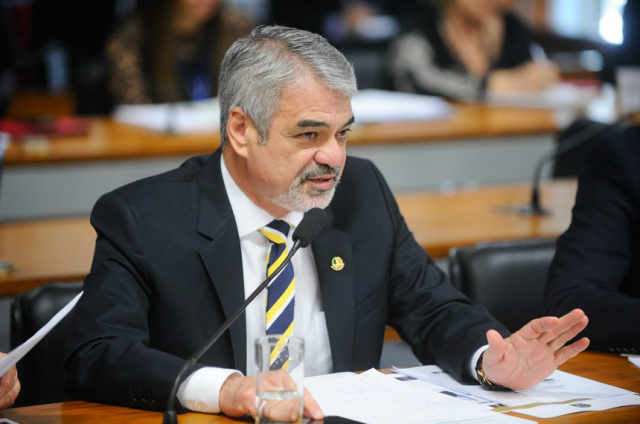 Planos que limitam acesso à internet Humberto Costa (PT-PE) autor do PLS 249/2016, argumenta que existe uma “forte demanda” popular pela oferta de conexões ilimitadas