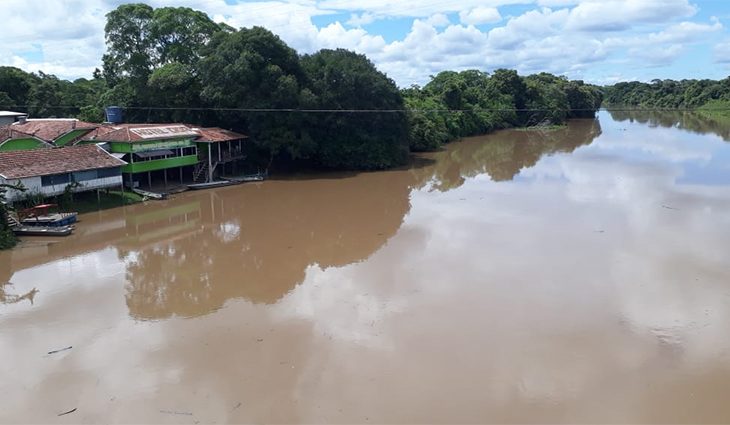 Volume de chuvas faz rio em Miranda atingir cota de emergência