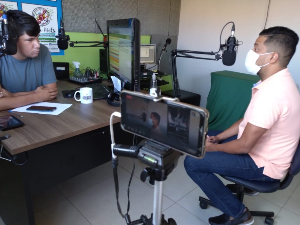 Professor Riverton visita região do Tiradentes e conversa com moradores sobre as urgências do bairro