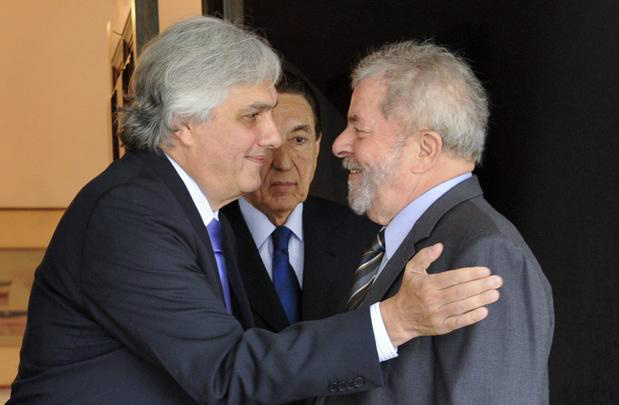 Lula entra com ação de danos morais contra Delcídio O ex-senador Delcídio Amaral (ex-PT/MS) e ex-presidente Luiz Inácio Lula da Silva. :/Jane de Araújo