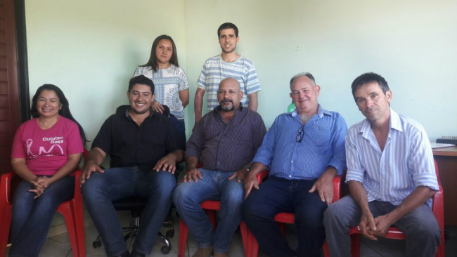 Unidos por Nova Alvorada do Sul, vereadores de primeiro mandato realizam reunião Vereadores eleitos Jane Barrios (PSDB), Aninha (PR), Luciano da PANA (PT), Israel Leiteiro (PSD), Manoel da Obra (PSB), Vanderlei Bueno (PSDB) e Sales do Posto (PPS) Foto.: Leandro Medina