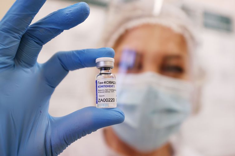 Anvisa se reúne com laboratório responsável pela vacina Sputnik V © Reuters/Direiots reservados