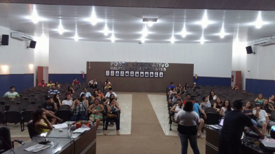 Universitários realizaram nova reunião para tratar de dívidas decorrentes ao distrato realizado pela prefeitura Foto: Andreia Fim