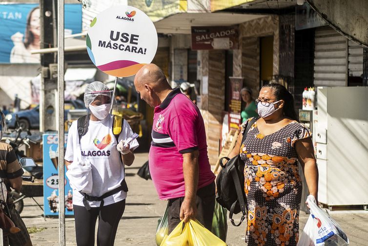 Mesmo com vacina, máscaras e isolamento continuam essenciais © Jonathan Lins/Agência Alagoas