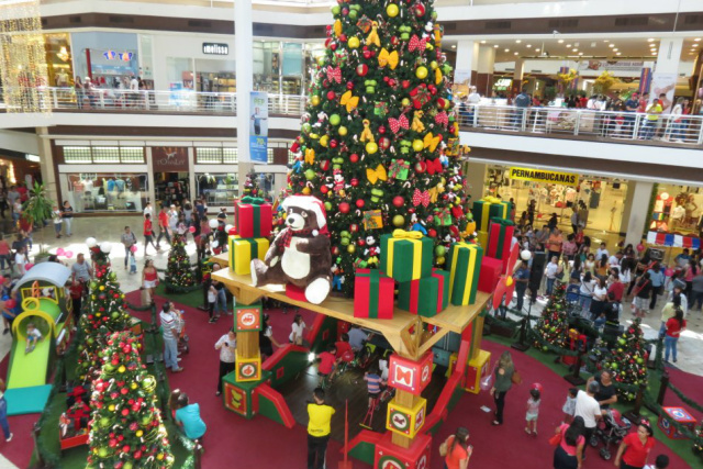 Crianças atendidas pelas Afrangel participam de tarde especial no Shopping Campo Grande Crianças atendidas pelas Afrangel participam de tarde especial no Shopping Campo Grande