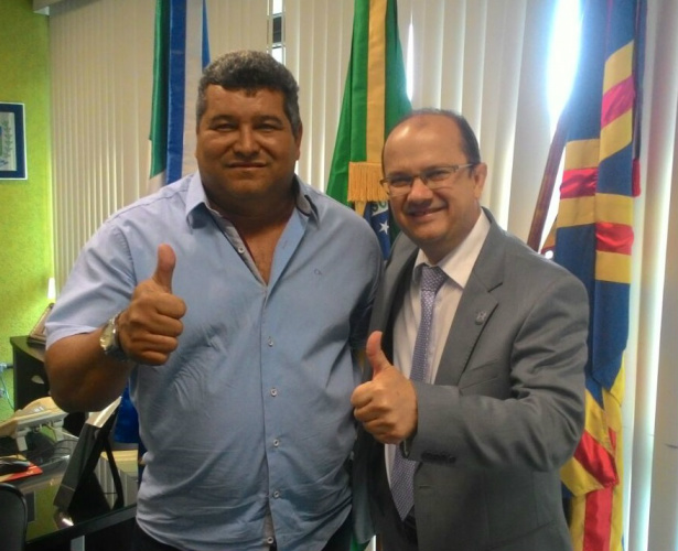 Ginaldo de Lima é o novo comandante do 2º GPM do Distrito PANA em Nova Alvorada do Sul Comandante Ginaldo de Lima e o secretário de Justiça e Segurança Pública em MS José Carlos Barbosa foto Leandro Medina