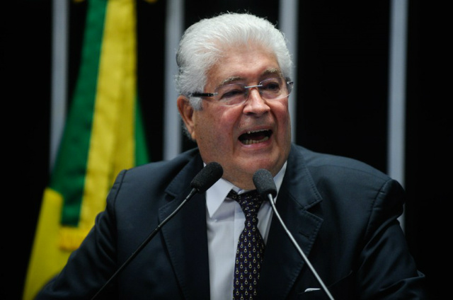 Senador Roberto Requião (PMDB-PR)./ foto Marcos Oliveira/Agência Senado