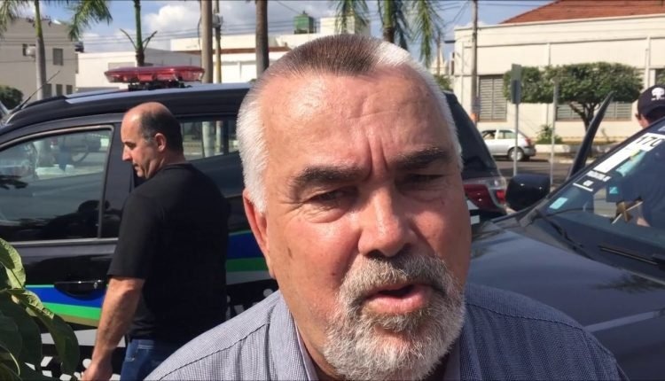 Justiça eleitoral veta candidatura à reeleição do prefeito de Água Clara Foto: Reprodução / YouTube / Arapuá News