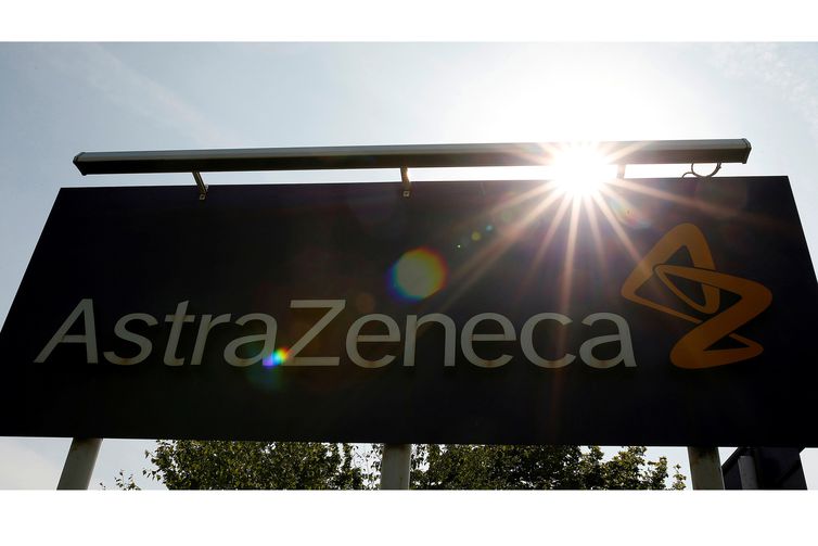 Astrazeneca diz que não tem vacinas disponíveis ao mercado privado © Reuters/Phil Noble/Direitos Reservados