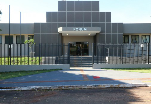 Fórum da  da comarca de Bandeirantes./ Foto Assessoria TJMS