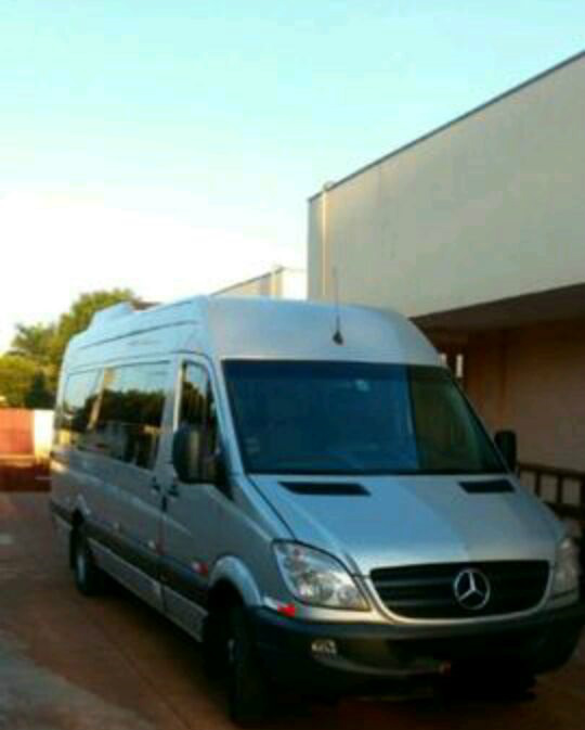 Fornecedor da prefeitura de Nova Alvorada do Sul denuncia prejuízo de 100 mil reais VAN MERCEDES BENZ MODELO Sprinter ANO 2013/2014– PLACA OON-0904, Estacionada dentro da patio do Hospital Municipal Francisca Ortega, Av. Irineu de Souza Araújo, 641 - Jardim Eldorado quando deu inicio as atividades. Foto: Arquvio