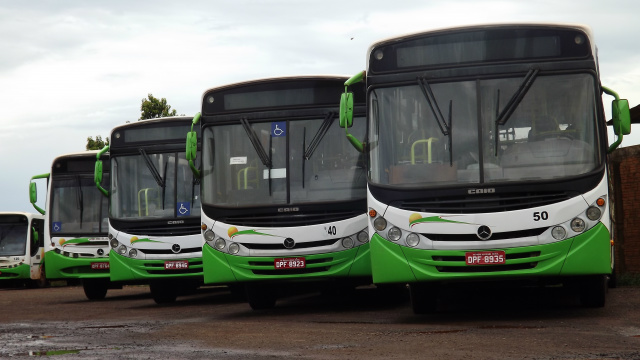 Justiça suspende concessão do transporte público de Nova Alvorada do Sul Onibus da Viação Nova Alvorada estacionado no patio da garagem./ Foto Leandro Medina