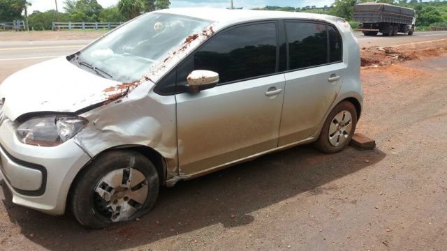 Veículo capota com quatro pessoas na BR 163 em Nova Alvorada do Sul Foto Policia Rodoviária Federal