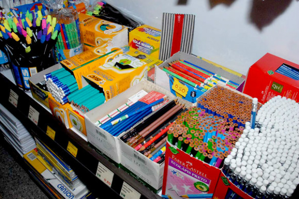 Veja 10 dicas para não errar nas compras do material escolar Imagem de Reprodução