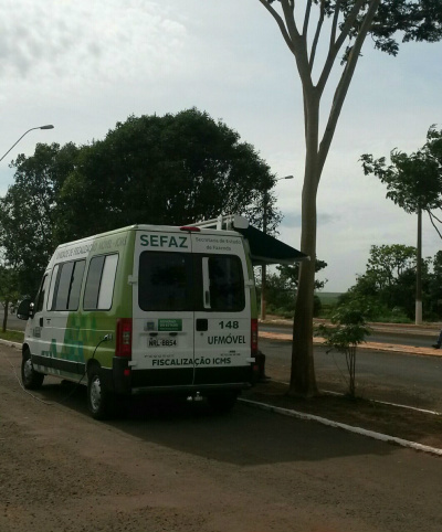 Mercadorias sem notas fiscais circulam na madrugada Assessoria Sefaz Dourados - MS