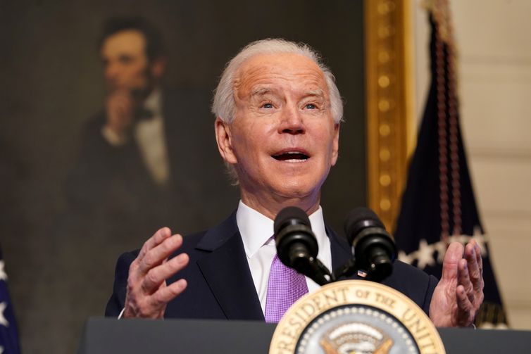 Biden toma medidas duras para conter mudanças climáticas © Reuters/Kevin Lamarque/Direitos Reservados