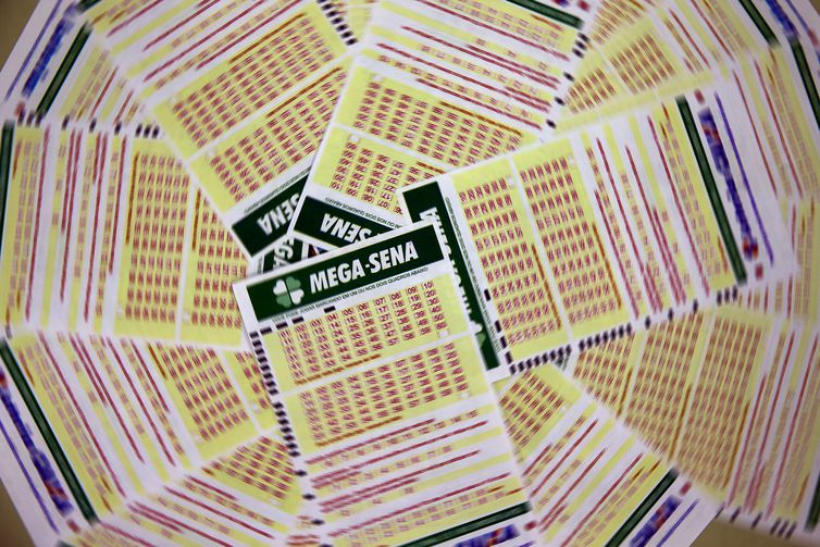 Sorteio de hoje da Mega-Sena deve pagar R$ 4 milhões © Marcello Casal JrAgência Brasil