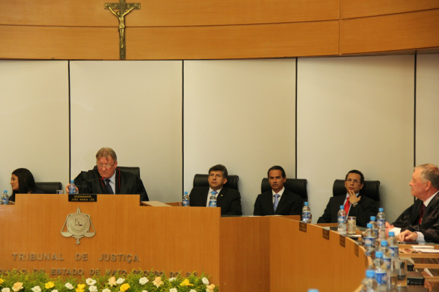 Lídio Lopes representa ALMS na posse do novo presidente do TJMS Lídio Lopes representa ALMS na posse do novo presidente do TJMS