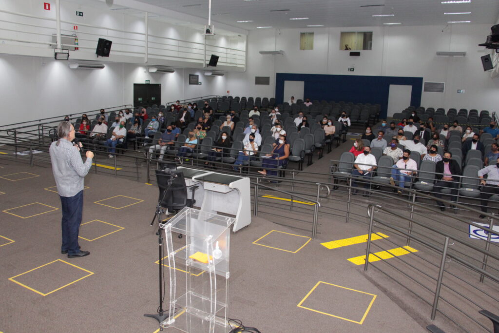 Para capacitar servidores, Escola do Legislativo inicia "Integra - Programa de Integração da Câmara"