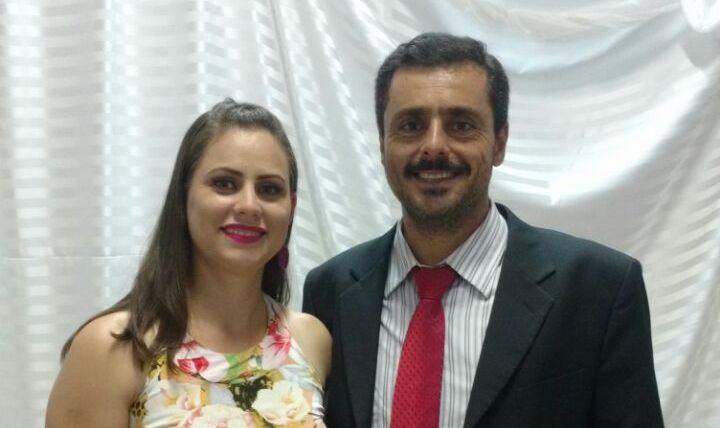 Vereador Adriano Brum (PTB) e sua esposa Edilaine Soares.