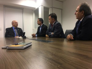 Ministros garantem a prefeito o recomeço de obras travadas Ministros garantem a prefeito o recomeço de obras travadas