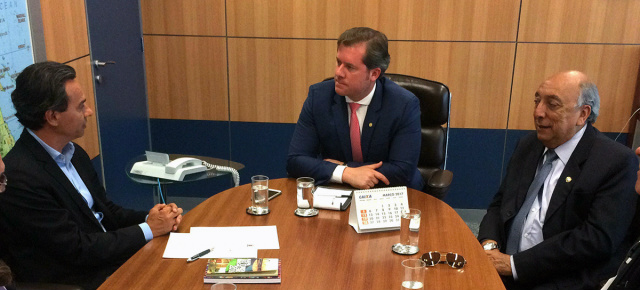Senador e prefeito buscam recursos para concluir Centro de Belas Artes Pedro Chaves e Marquinhos Trad foram recebidos pelo ministro do Turismo em Brasília