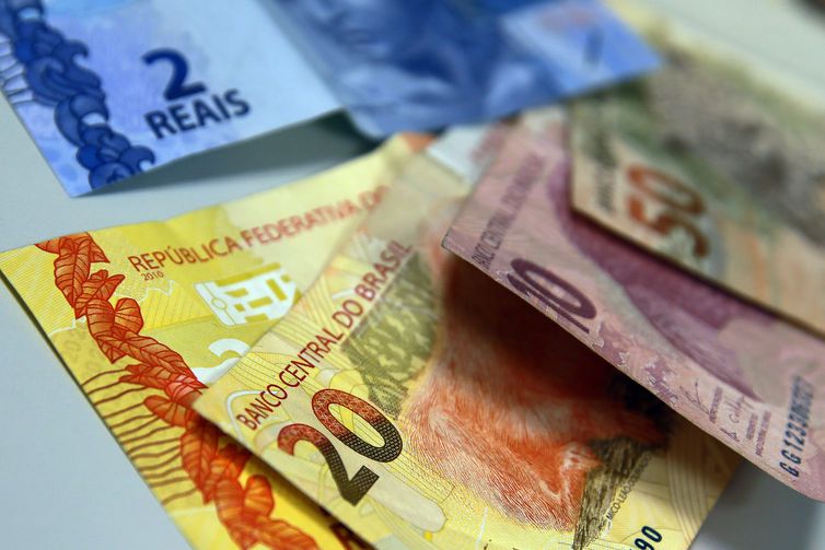 Juros para famílias caem ao menor nível histórico em 2020, diz BC © Marcello Casal JrAgência Brasil