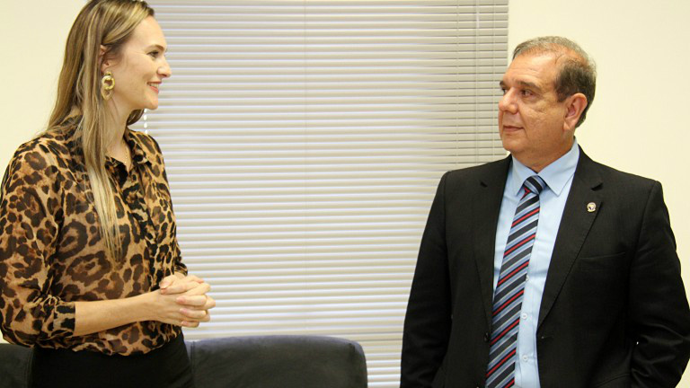 Prefeitura de Campo Grande busca parceria com Policia Civil para auxiliar famílias carentes Prefeitura de Campo Grande busca parceria com Policia Civil para auxiliar famílias carentes