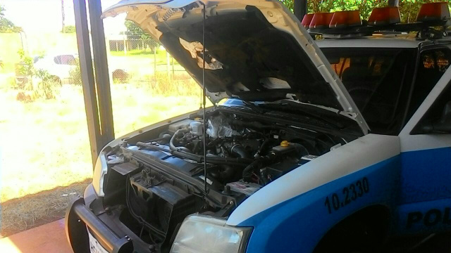 Comunidade se mobiliza e faz consertos em viatura da PM no distrito PANA Comunidade se mobiliza e faz consertos em viatura da PM no distrito PANA