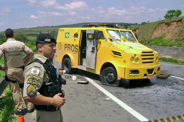 Projeto de Moka aumenta calibre de armamento usado na segurança de carro-forte Projeto de Moka aumenta calibre de armamento usado na segurança de carro-forte