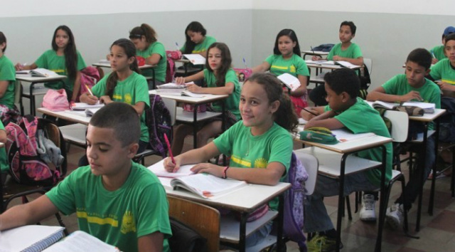 Alunos da rede estadual retornam às aulas nesta segunda-feira foto segov