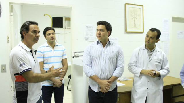 Prefeito vai repassar R$ 1 milhão a mais ao hospital universitário por mês Prefeito vai repassar R$ 1 milhão a mais ao hospital universitário por mês