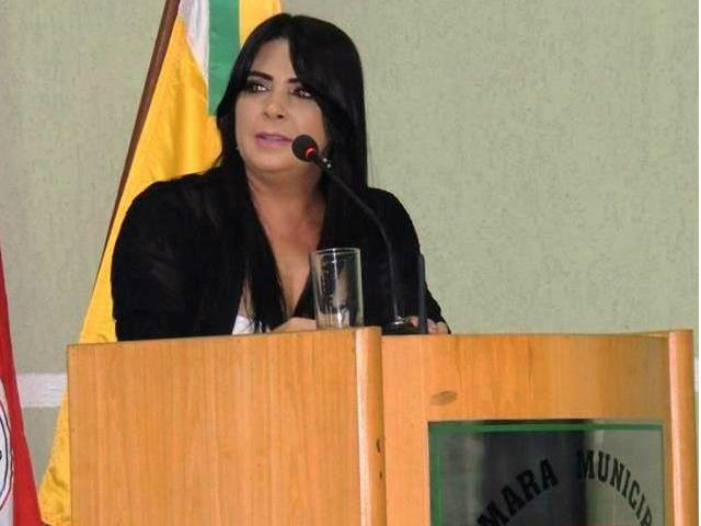 Claudinha solicita plantões em postos de saúde nos finais de semana