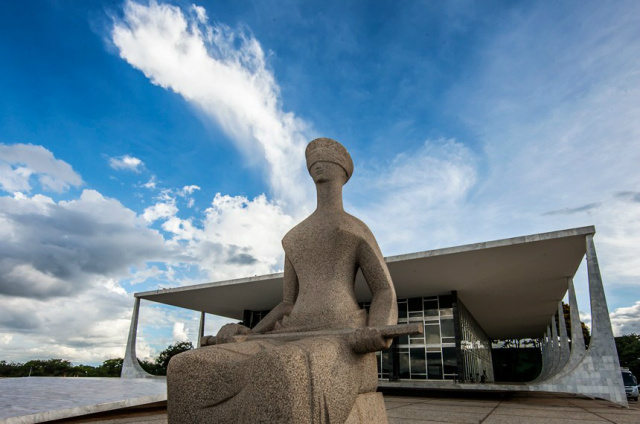 Projeto pode acabar com 'guerra de liminares' na administração pública Projeto pode acabar com 'guerra de liminares' na administração pública