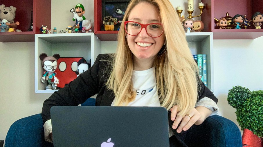 Conheça a mulher que largou tudo para fazer vídeos sobre casos sobrenaturais Conheça a mulher que largou tudo para fazer vídeos sobre casos sobrenaturais