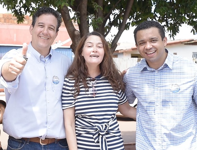 O Candidato a prefeito José Paulo Paleari (DEM), Dra Silvia Candida e Ricardo Alves (PRB) candidato a vice-prefeito.
