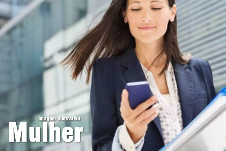 Filho mais velho de Gabi Brandt se emociona ao conhecer o caçula; veja vídeo