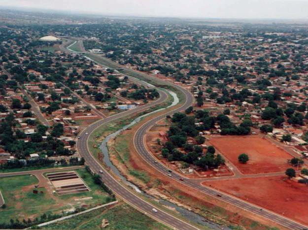 Prefeito solicita recursos para obra no anhanduí e término dos corredores de ônibus Vista aérea do Córrego Anhanduí. Foto Arquivo