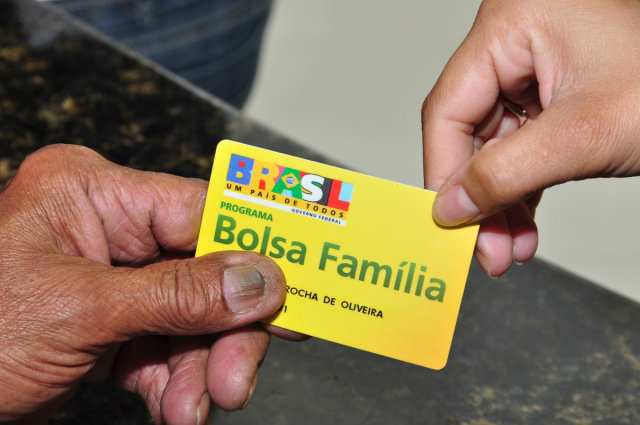 Beneficiários do bolsa família deverão comparecer com máxima urgência no CRAS de Nova Alvorada do Sul Beneficiários do bolsa família deverão comparecer com máxima urgência no CRAS de Nova Alvorada do Sul