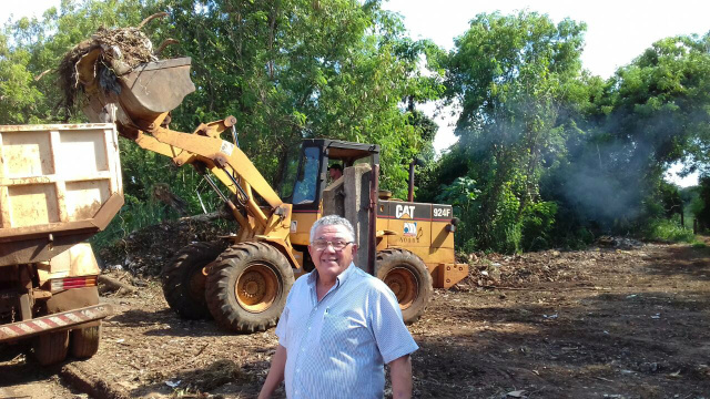 Prefeitura atende Braz Melo com limpeza no cachoeirinha