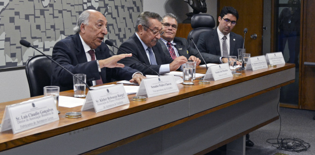 Temer diz a Pedro Chaves que governo já admite flexibilizar Reforma da Previdência Temer diz a Pedro Chaves que governo já admite flexibilizar Reforma da Previdência