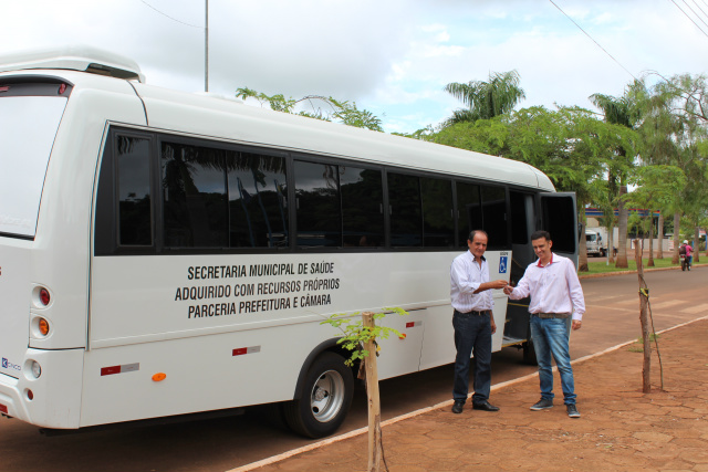 Prefeito entrega micro-ônibus para a Secretaria de Saúde de Nova Alvorada do Sul Prefeito entrega micro-ônibus para a Secretaria de Saúde de Nova Alvorada do Sul