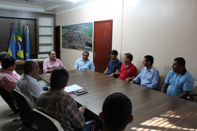 Prefeito Arlei Barbosa dá posse aos membros do CODECON