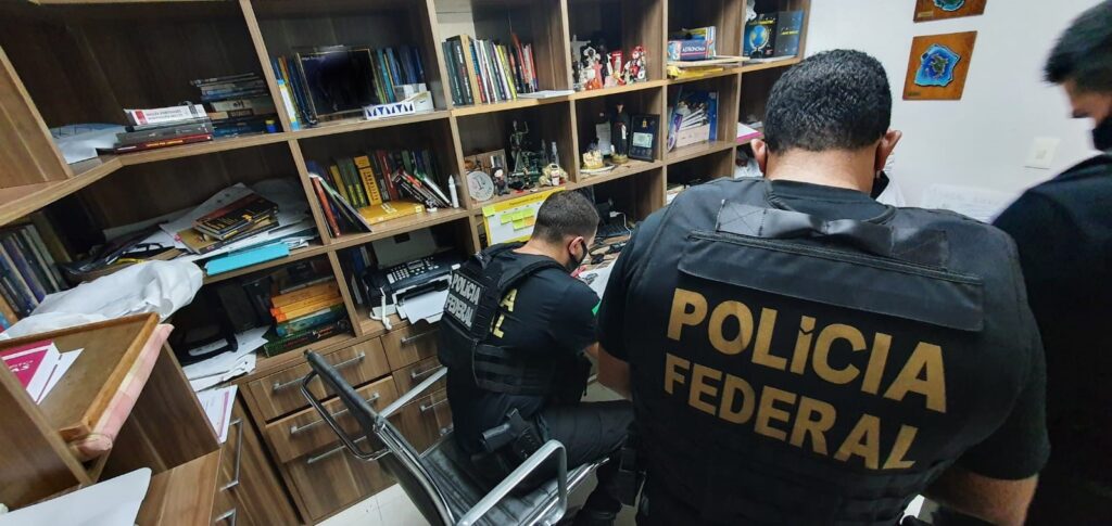 Polícia Federal combate fraude à licitação no Amapá Polícia Federal combate fraude à licitação no Amapá