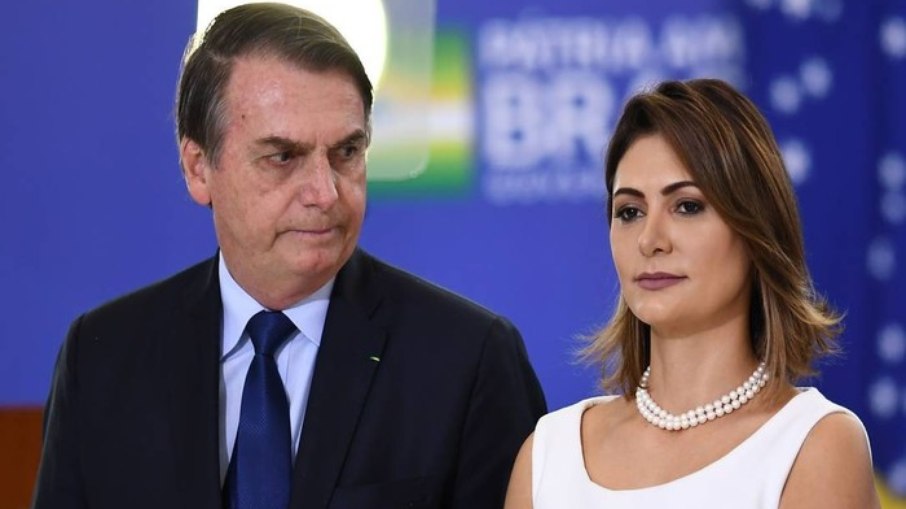 Michelle Bolsonaro acusa revista de machismo Michelle Bolsonaro acusa revista de machismo