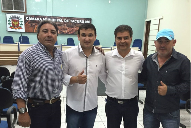 PTB pode ter candidato na majoritária nas eleições suplementares de Tacuru Vereador José Antonio (PTB), Professor Régis (PTB), presidente estadual do PTB Nelsinho Trad e o vereador João Baresi (PTB)